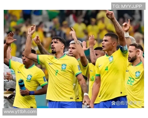 马丁内斯的传奇之路：从青涩球员到世界足球巨星的蜕变与荣耀